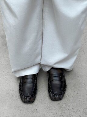 Alohas Aven Ruched Leather Loafer Black Size 35 / 5